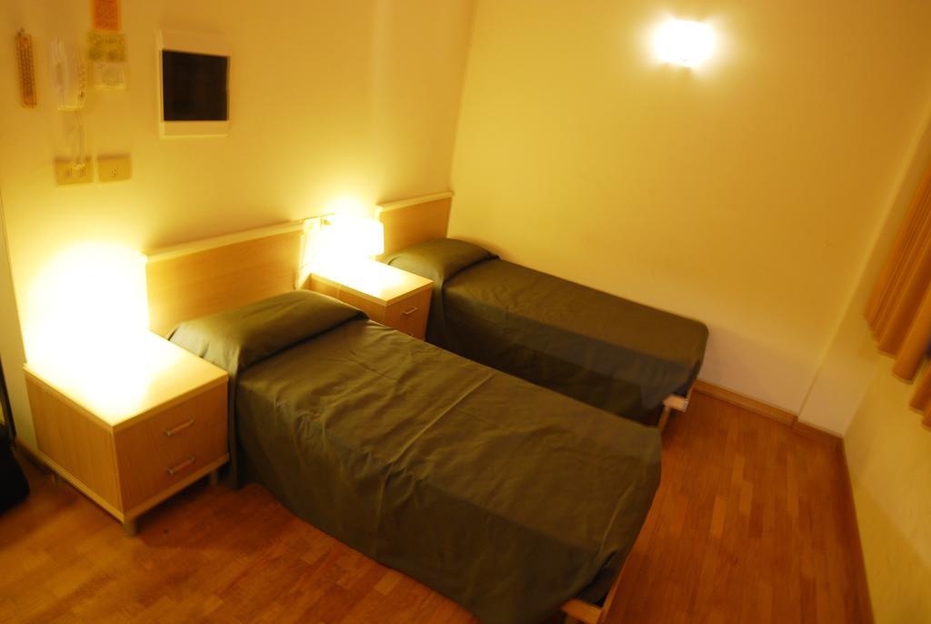 Sunny Terrace Hostel เวนิส ภายนอก รูปภาพ