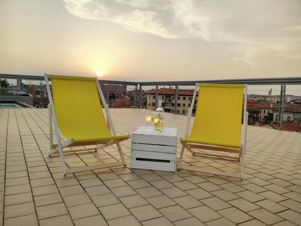 Sunny Terrace Hostel เวนิส ภายนอก รูปภาพ