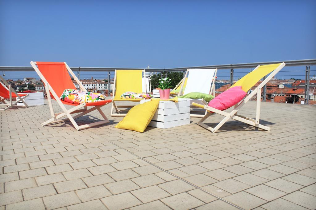 Sunny Terrace Hostel เวนิส ภายนอก รูปภาพ