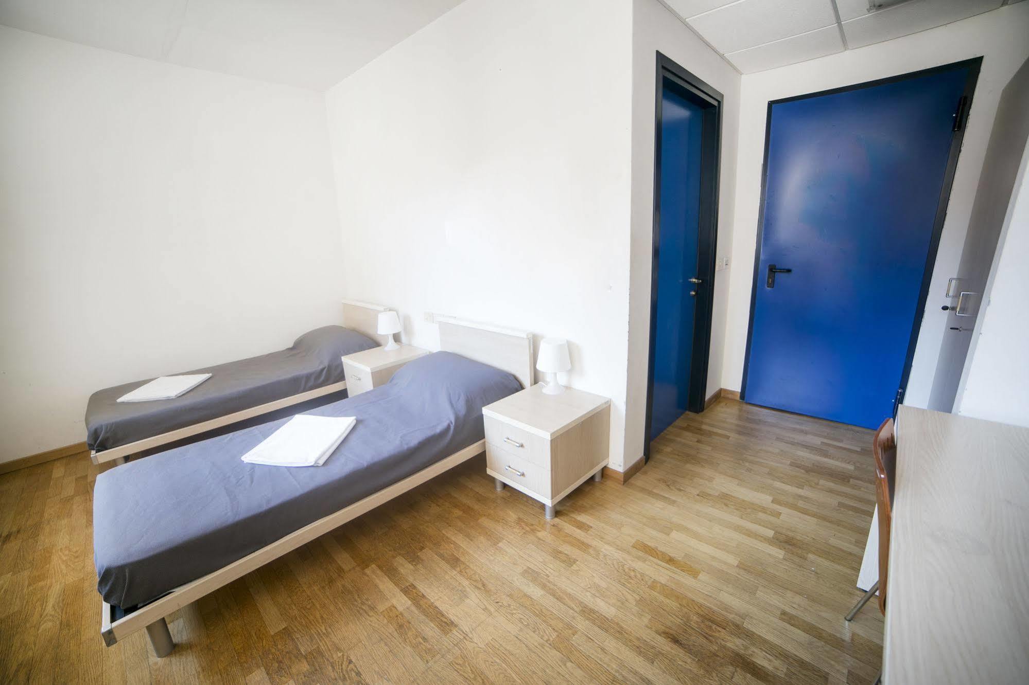 Sunny Terrace Hostel เวนิส ภายนอก รูปภาพ