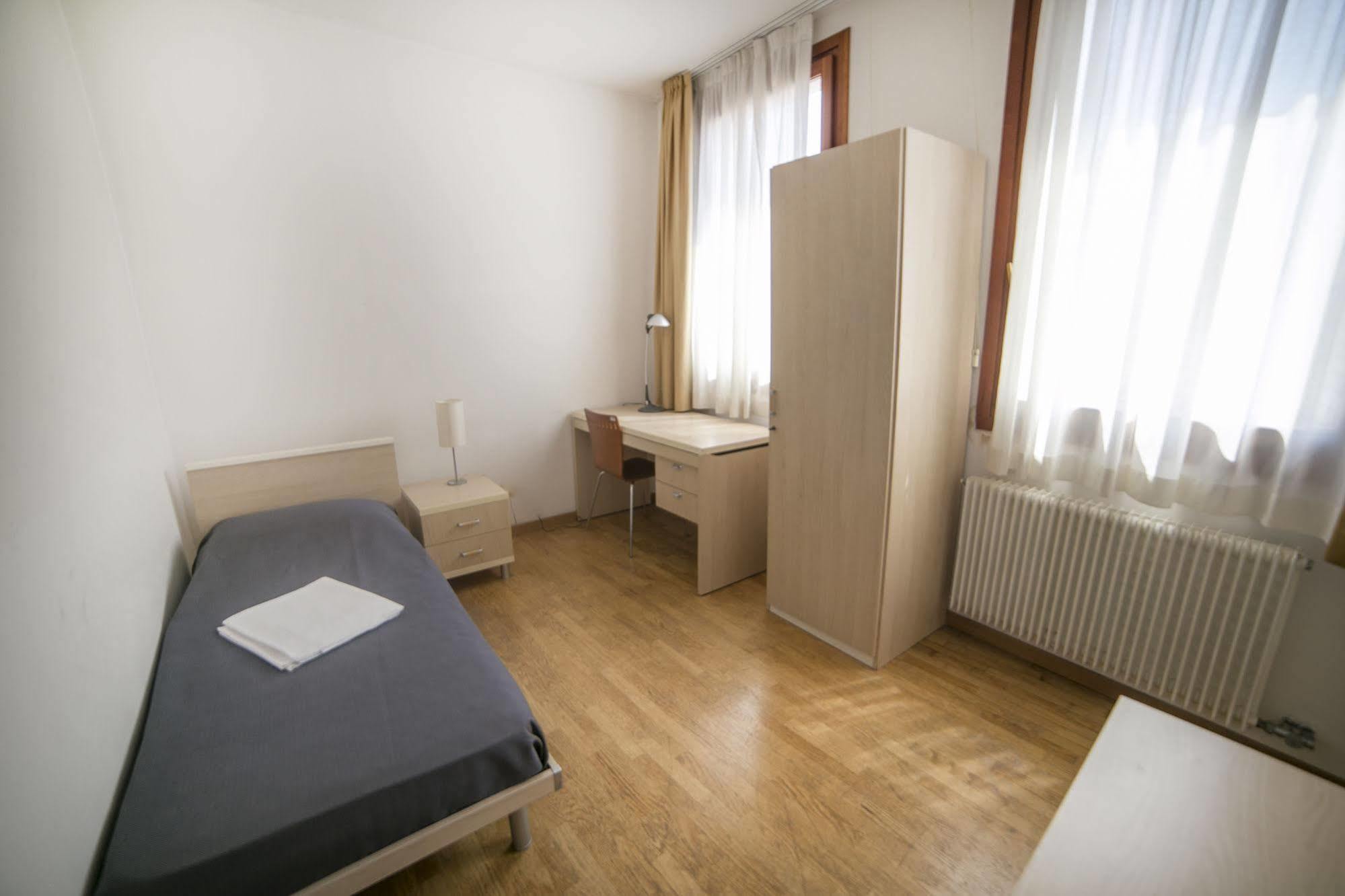 Sunny Terrace Hostel เวนิส ภายนอก รูปภาพ