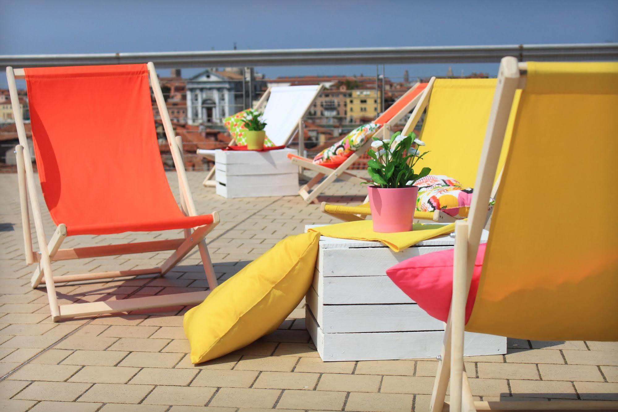 Sunny Terrace Hostel เวนิส ภายนอก รูปภาพ